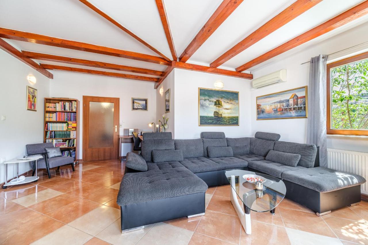 Nerezisca Guest House Barbara מראה חיצוני תמונה