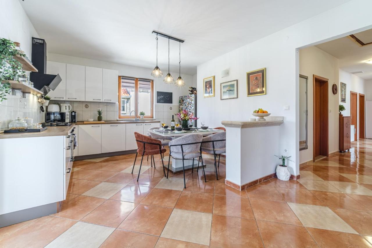 Nerezisca Guest House Barbara מראה חיצוני תמונה