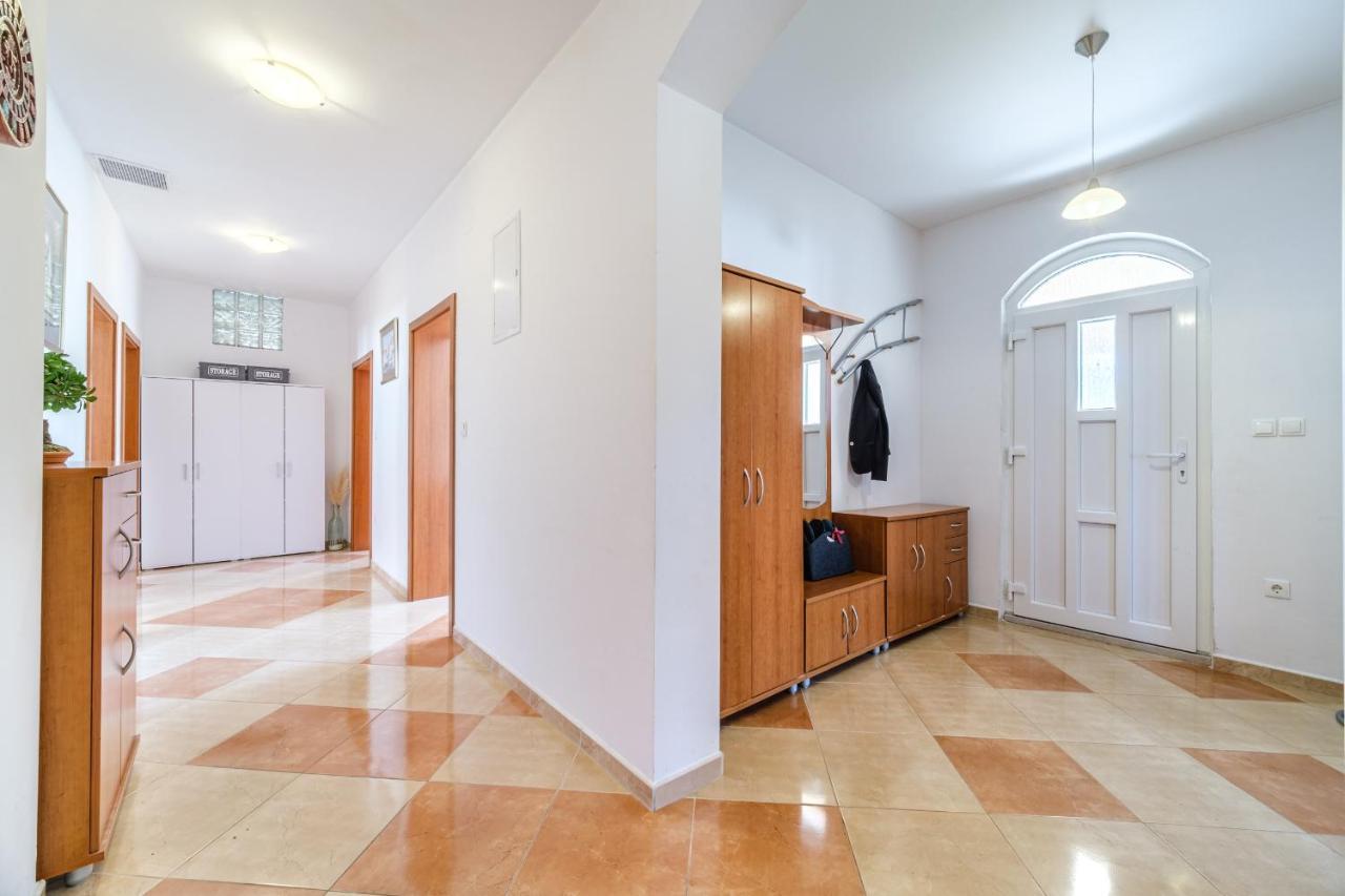 Nerezisca Guest House Barbara מראה חיצוני תמונה