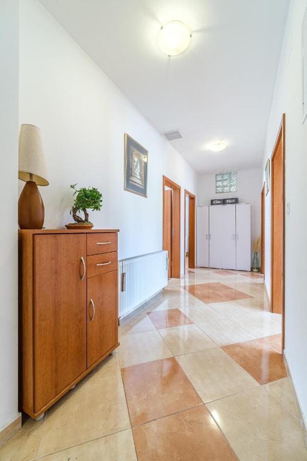 Nerezisca Guest House Barbara מראה חיצוני תמונה